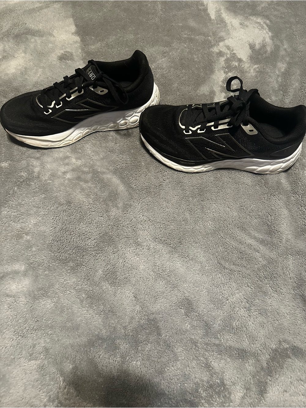 New Balance Women’s Black Athletic Running Shoes with White Sole